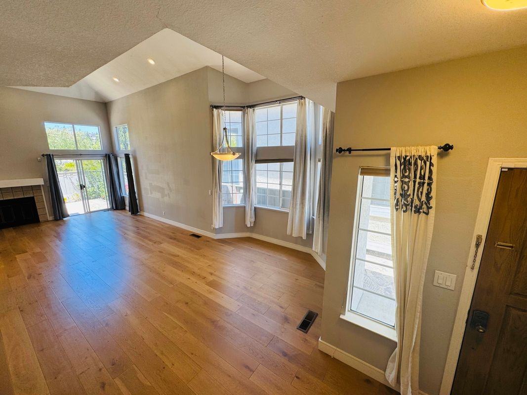 122 Lynx Ct - Photo 3 of 27