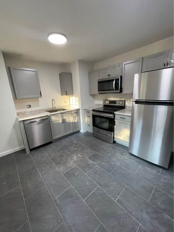 20 Chase St - Photo 3 of 10