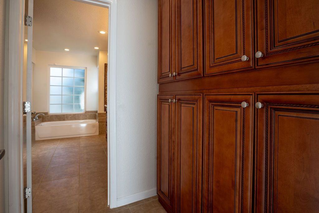 521 Pioneer Rd - Photo 7 of 50