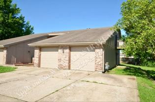 404 Sky Vue Dr, Raymore, MO 64083 - Photo 1 of 1