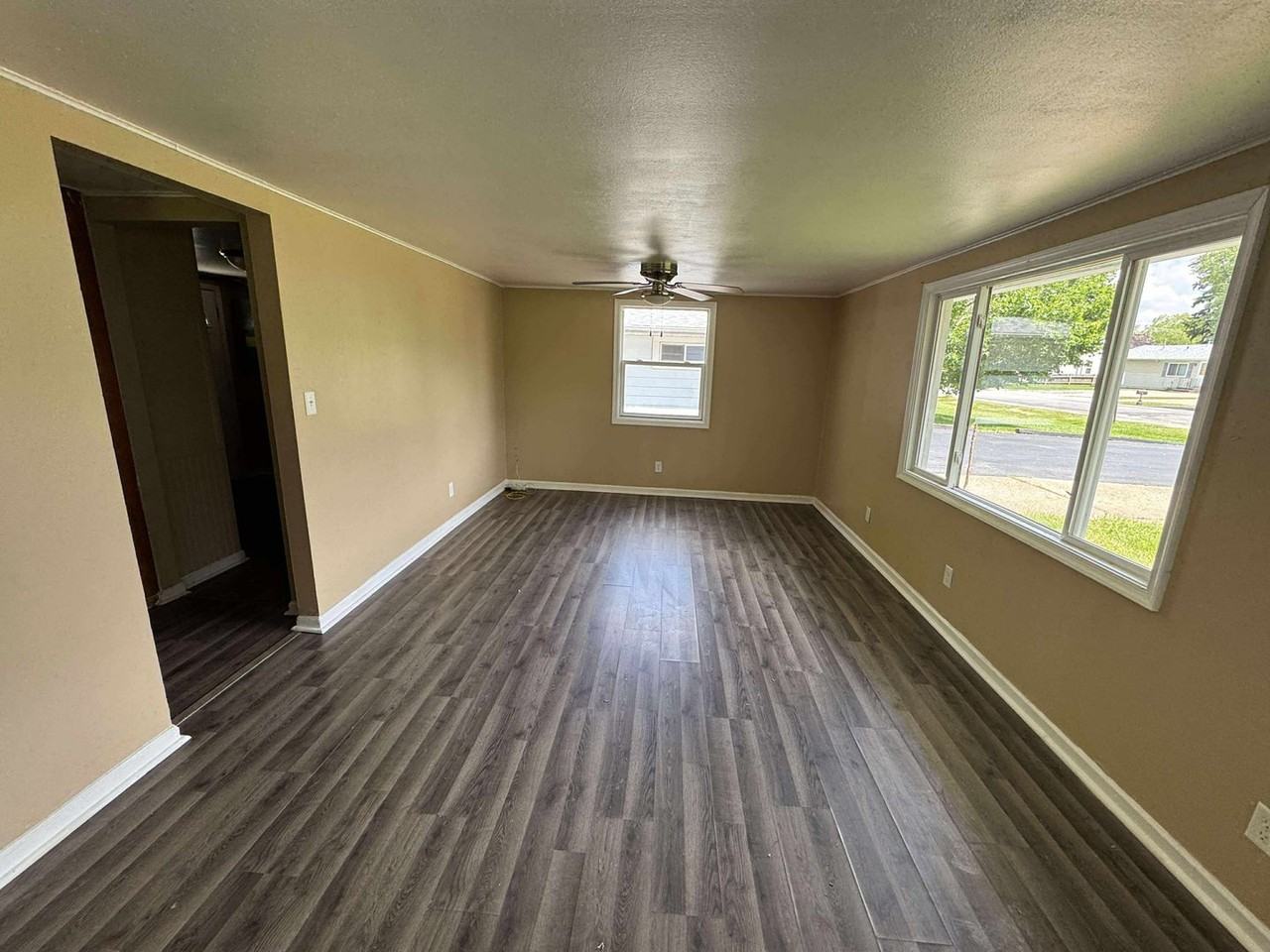 515 14th Ave - Photo 2 of 9