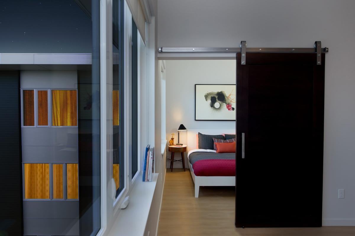 2625 E Burnside St - Photo 2 of 23