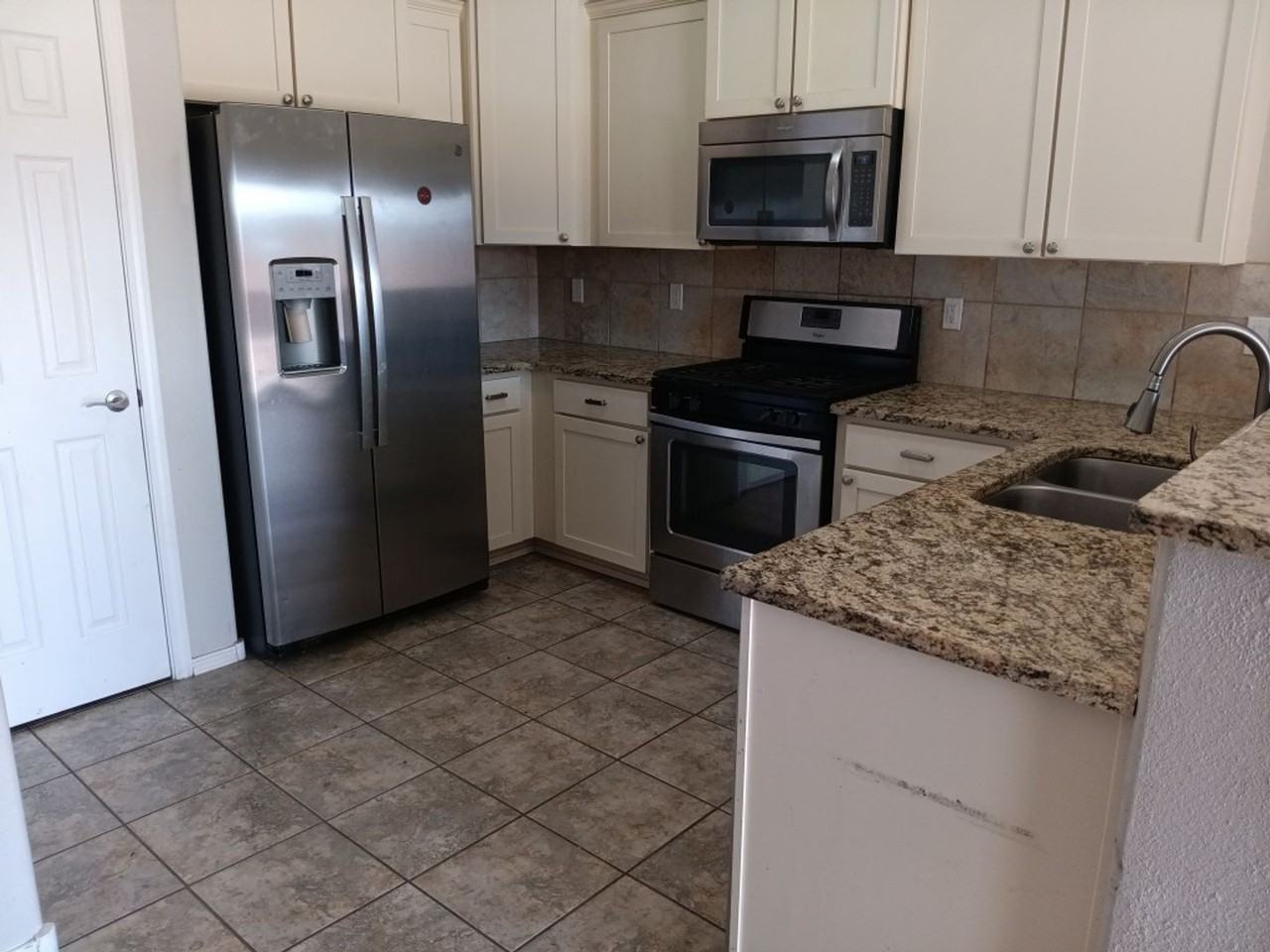 739 Taos Pl Sw - Photo 3 of 6