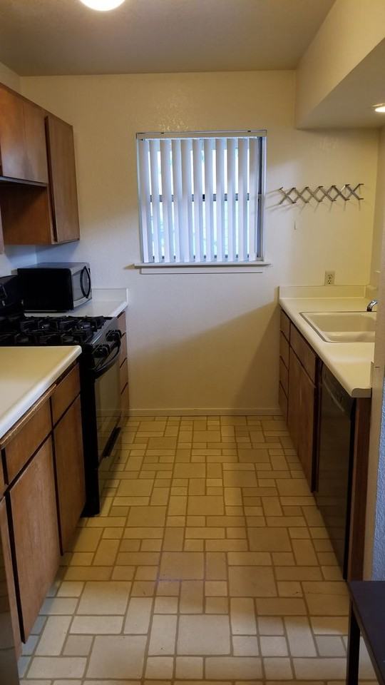 214 A St - Photo 3 of 18