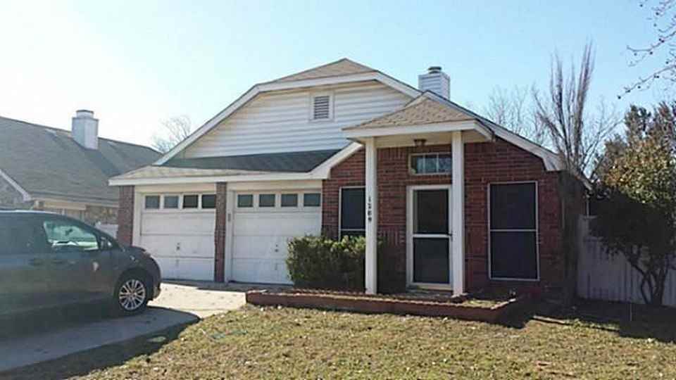 1209 Arthur Ct - Photo 2 of 19