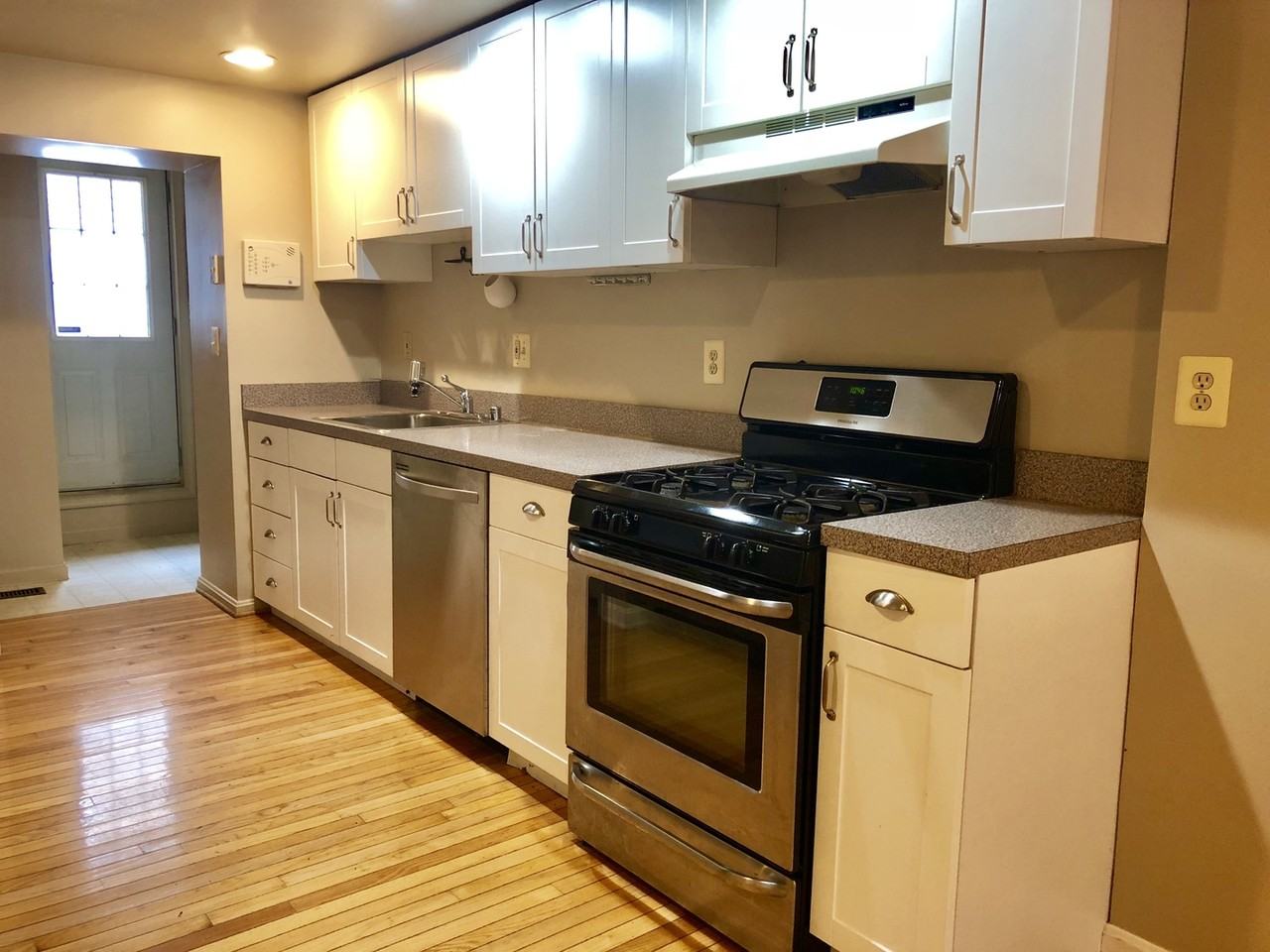 2410 Foster Ave - Photo 5 of 18