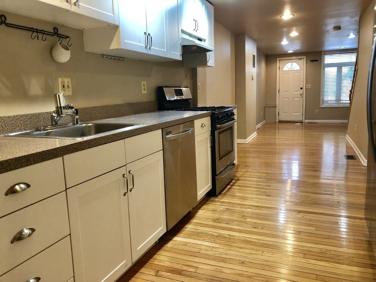 2410 Foster Ave - Photo 6 of 18
