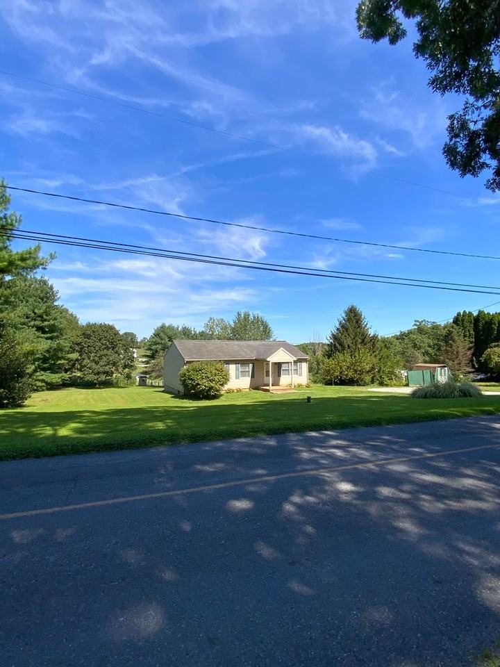 390 Pine Grove Rd - Photo 2 of 11