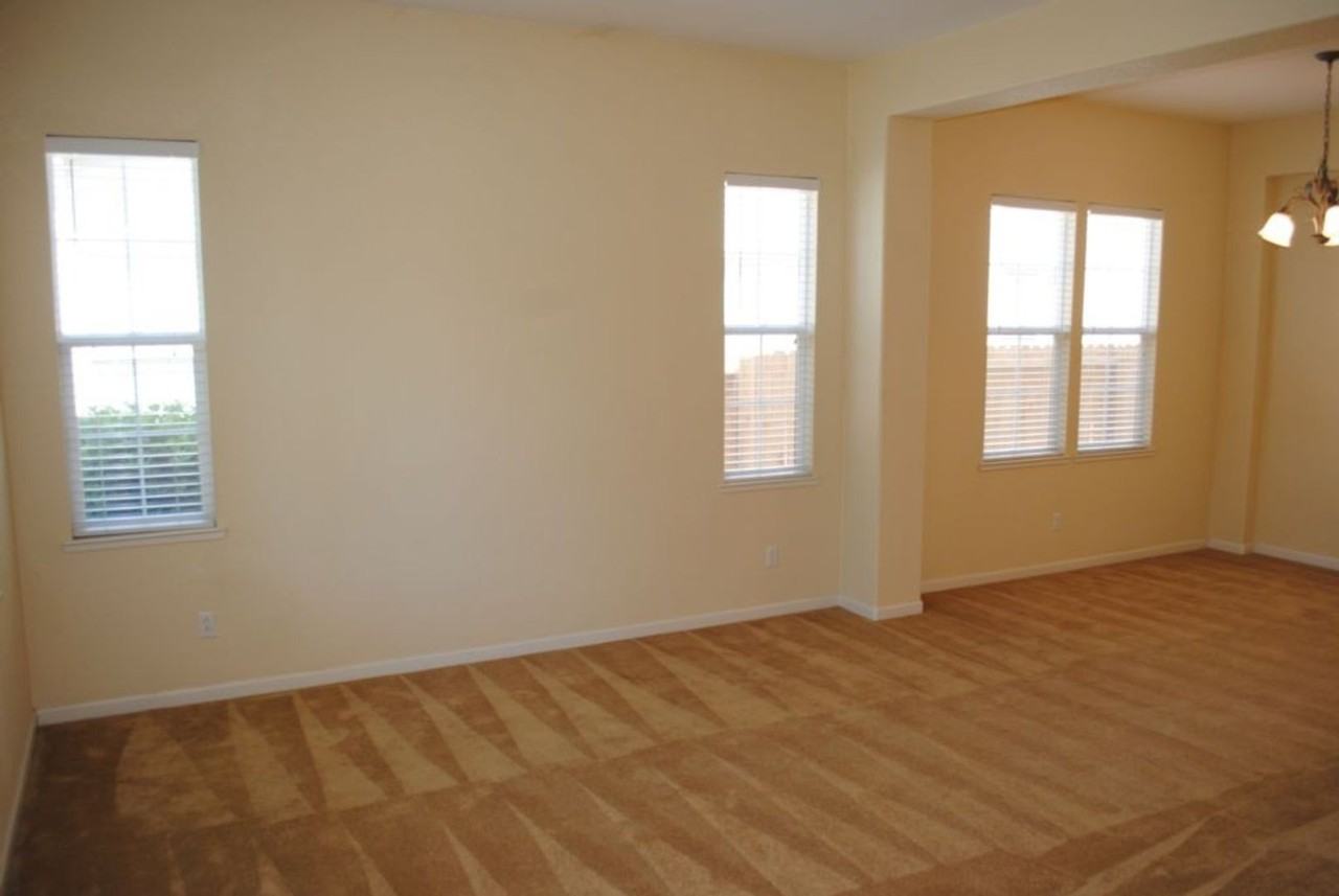 1358 Bayberry Ct - Photo 3 of 35
