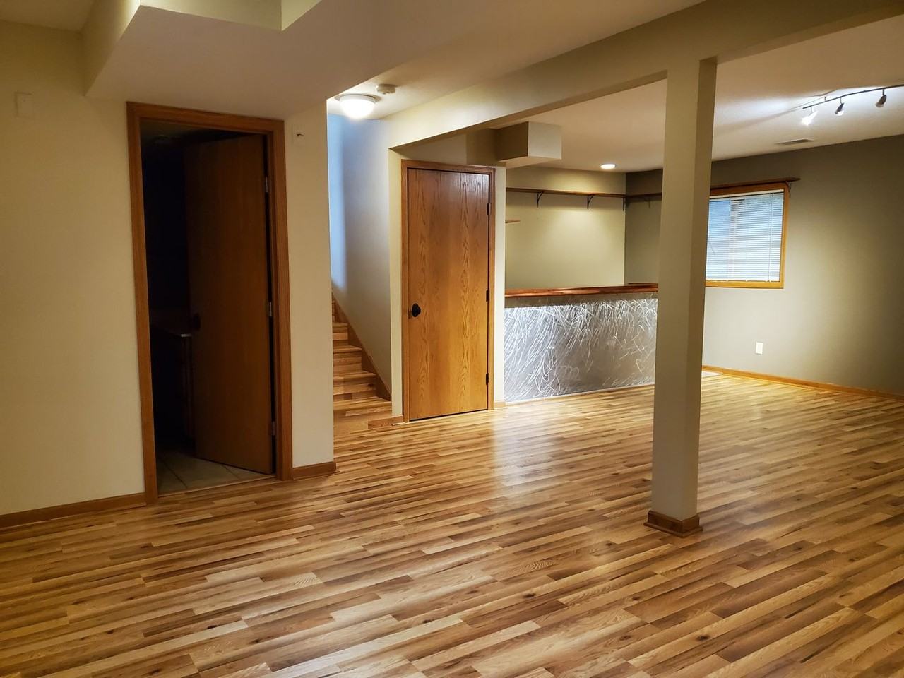 1519 Portland Ave - Photo 4 of 33