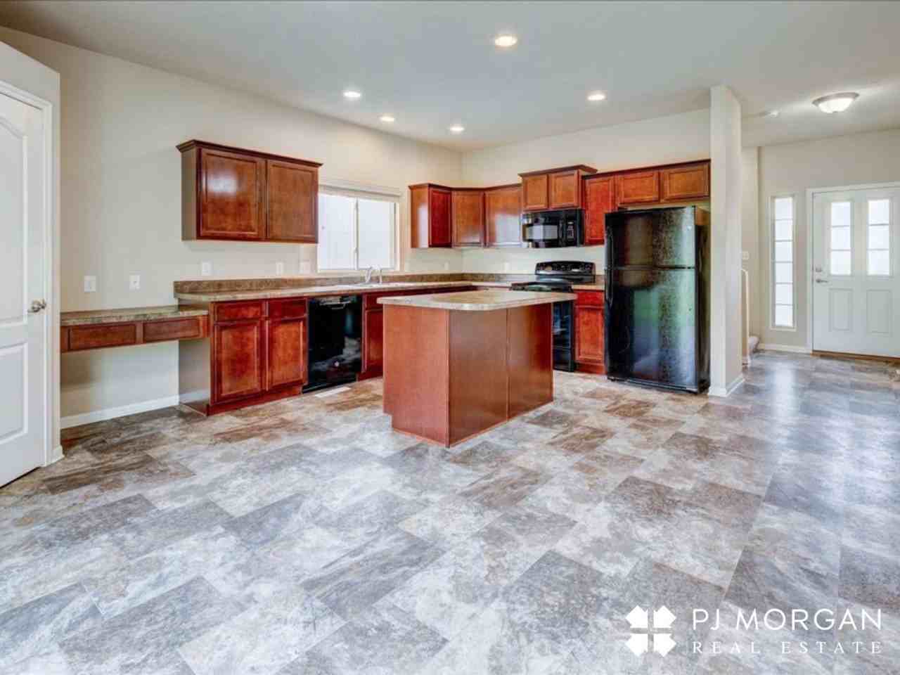 18726 Birchwood Ave - Photo 3 of 20