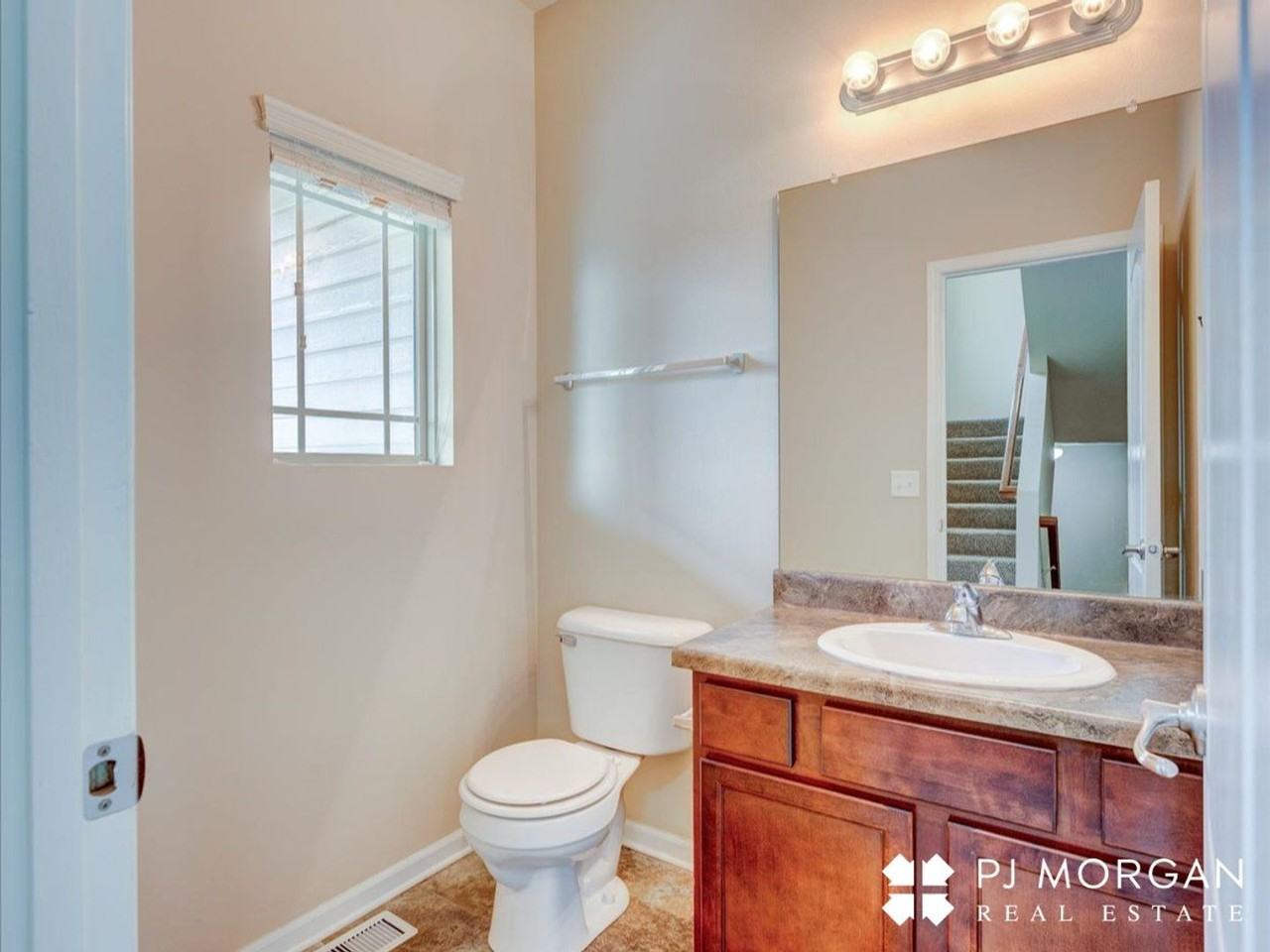 18726 Birchwood Ave - Photo 5 of 20