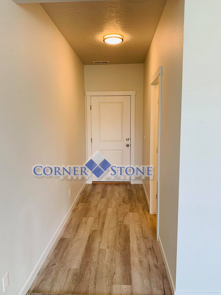 3301 S Daybreak Ave - Photo 2 of 18