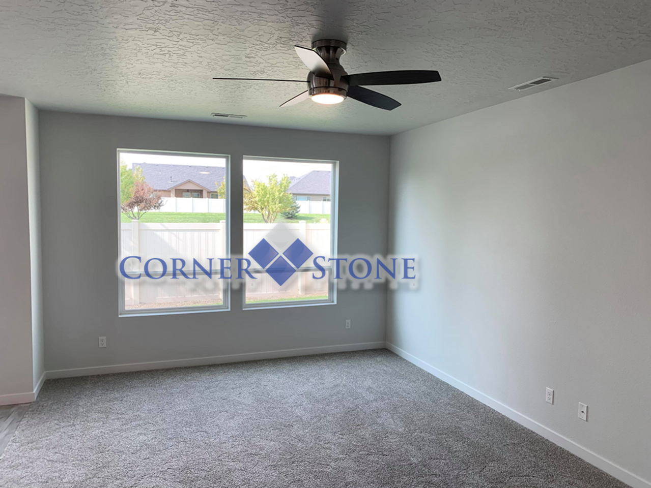 3301 S Daybreak Ave - Photo 4 of 18