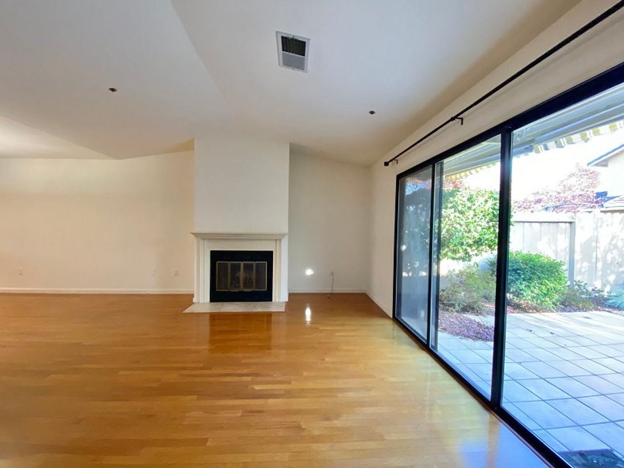 1633 San Vicente Ave - Photo 7 of 27