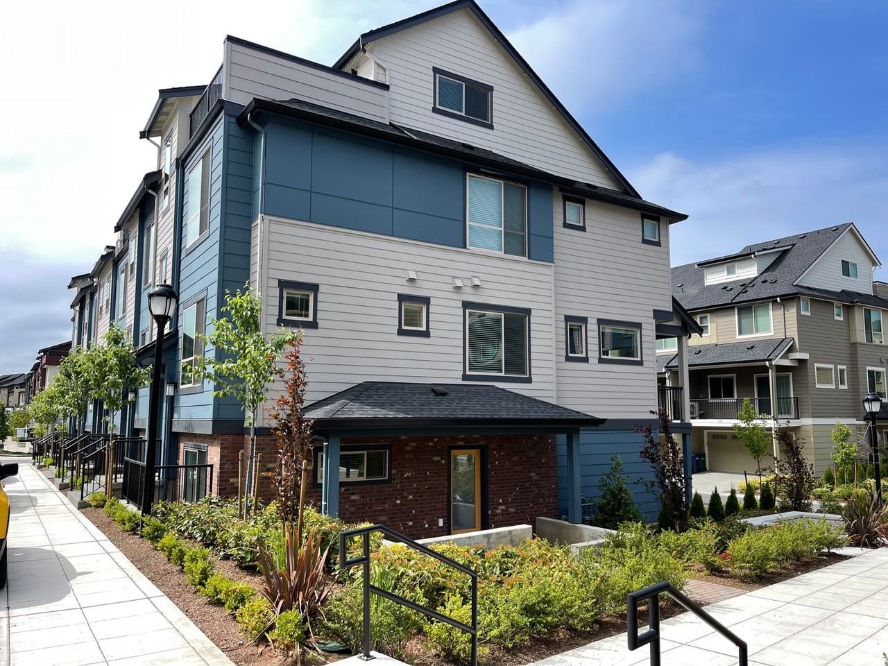 1123 7th Ave Ne - Photo 3 of 26