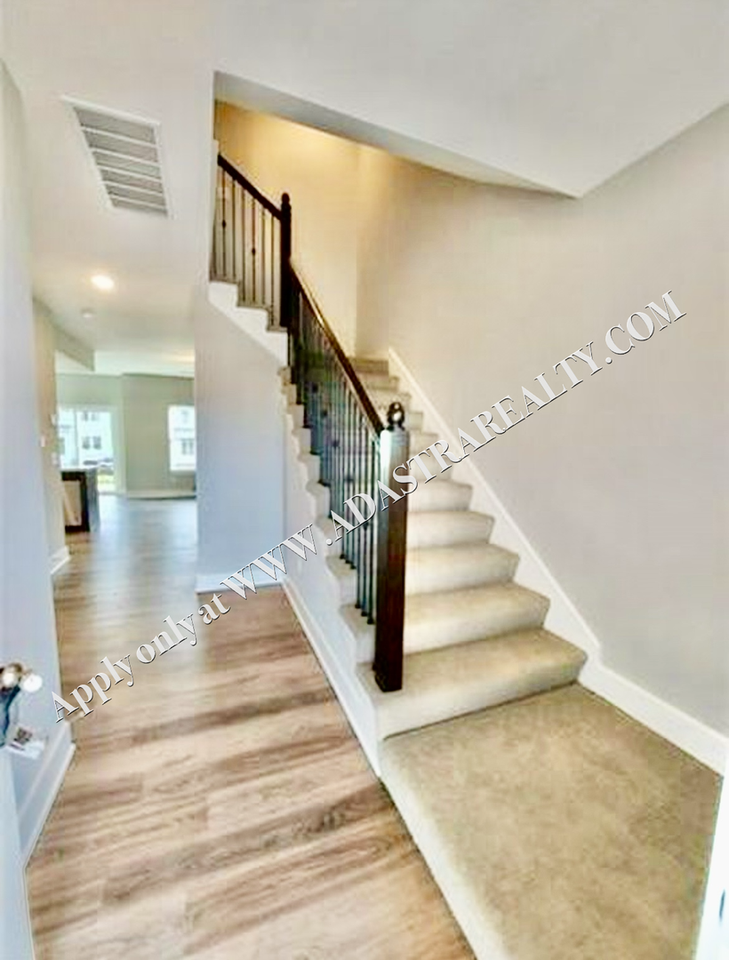 315 N 6th Ter - Photo 2 of 12
