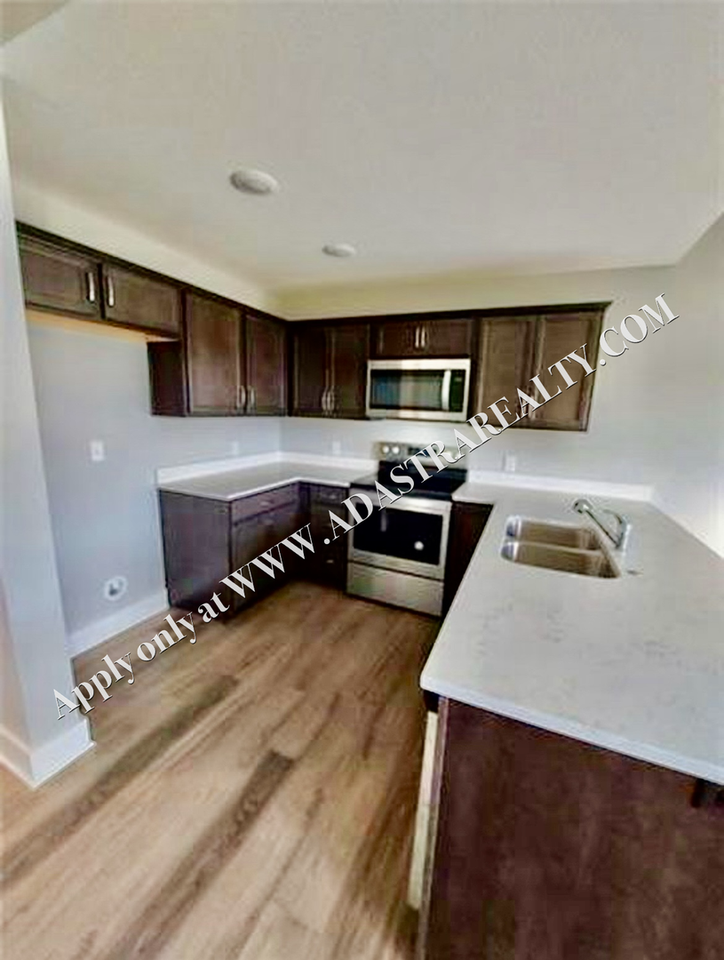 315 N 6th Ter - Photo 3 of 12