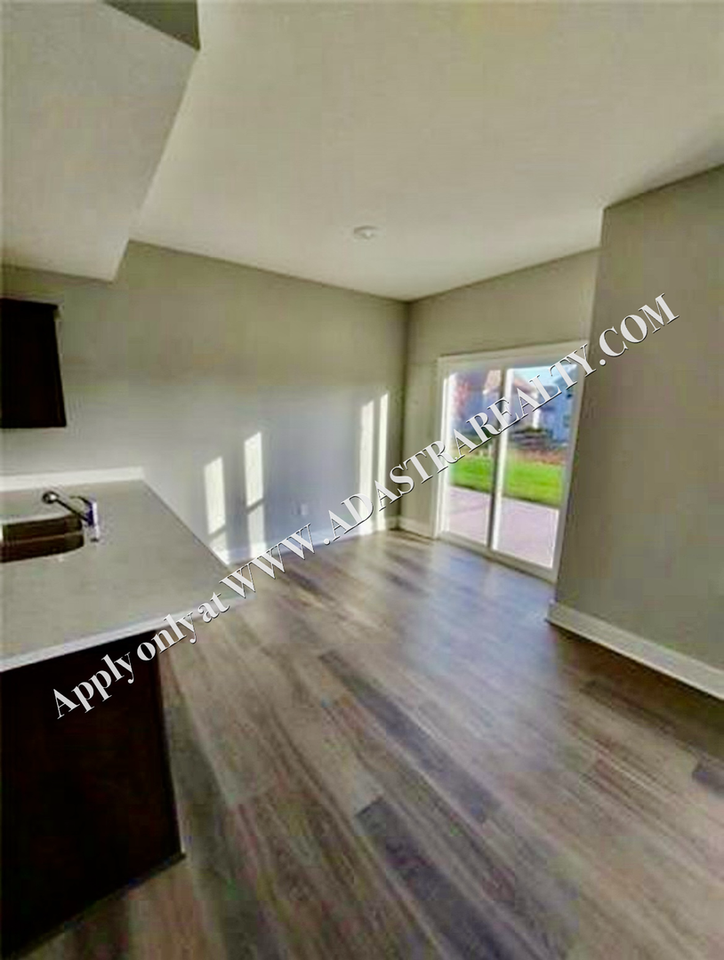 315 N 6th Ter - Photo 4 of 12