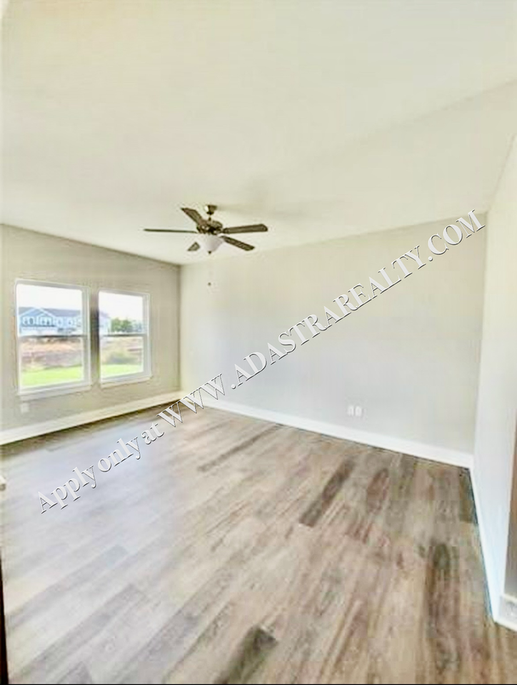 315 N 6th Ter - Photo 5 of 12