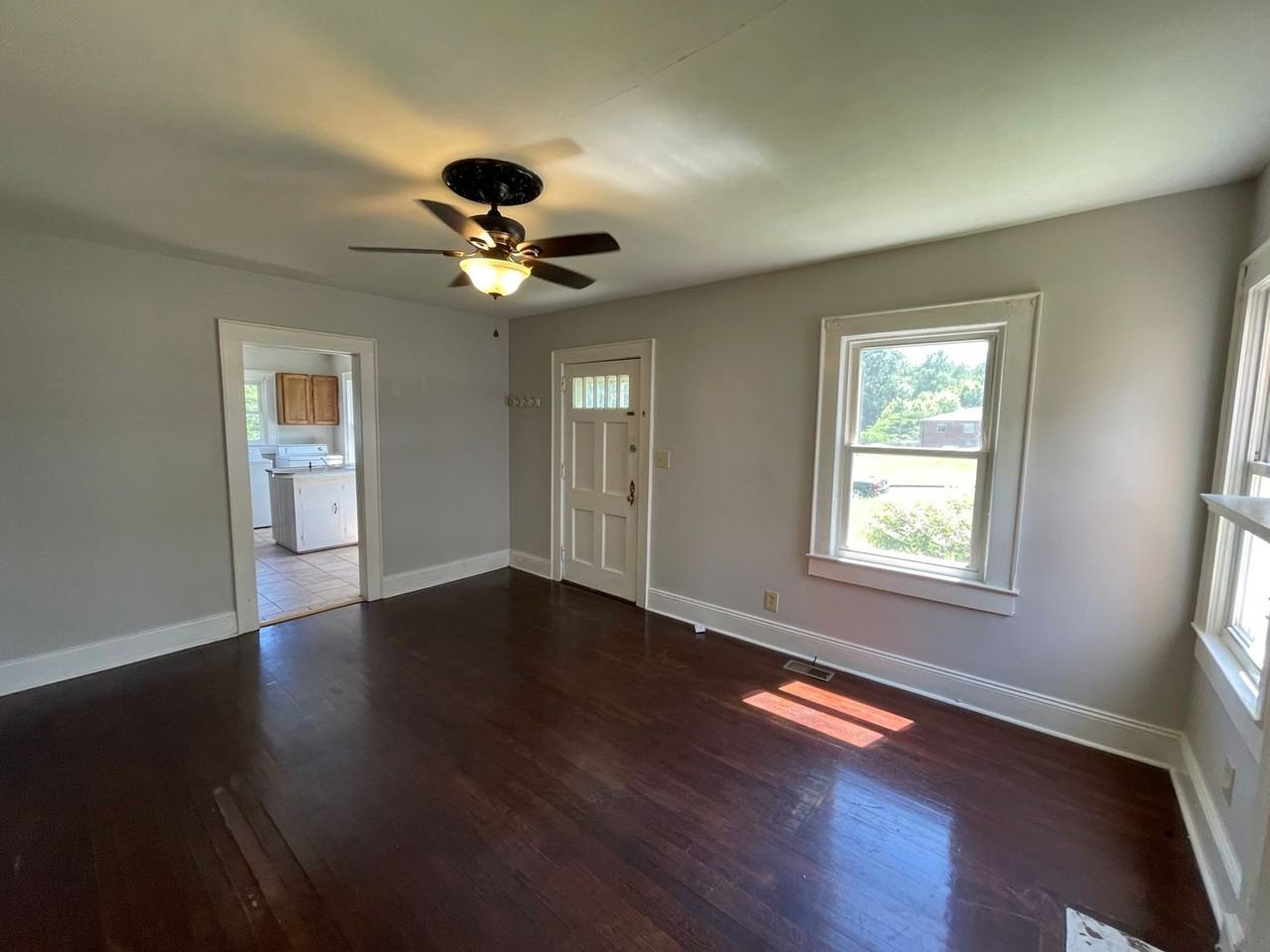 825 Churchill Dr - Photo 2 of 11