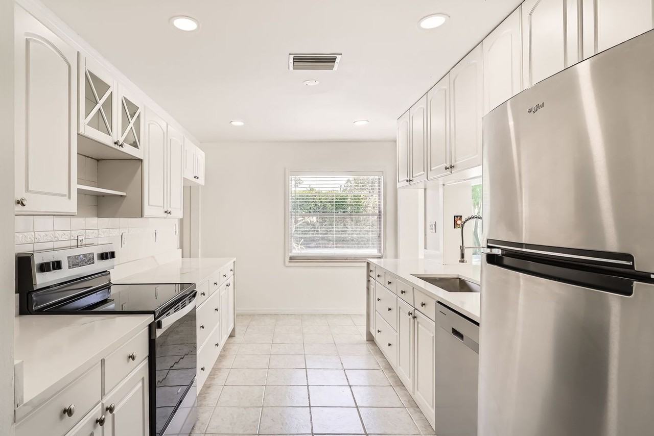 4608 S Shamrock Rd - Photo 5 of 26