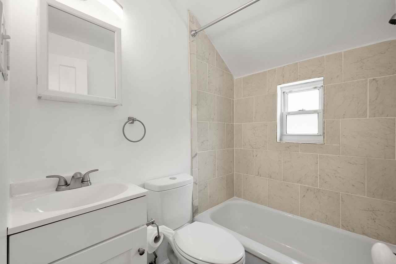 58 Wenzell Pl - Photo 2 of 33