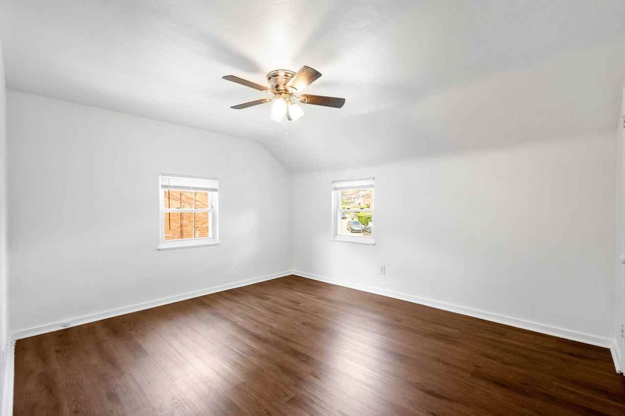 58 Wenzell Pl - Photo 3 of 33