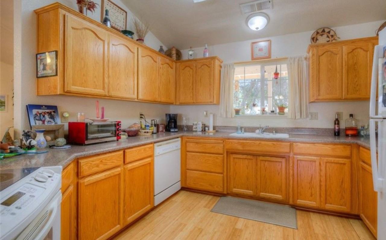 449 Silver Leaf Dr - Photo 2 of 8