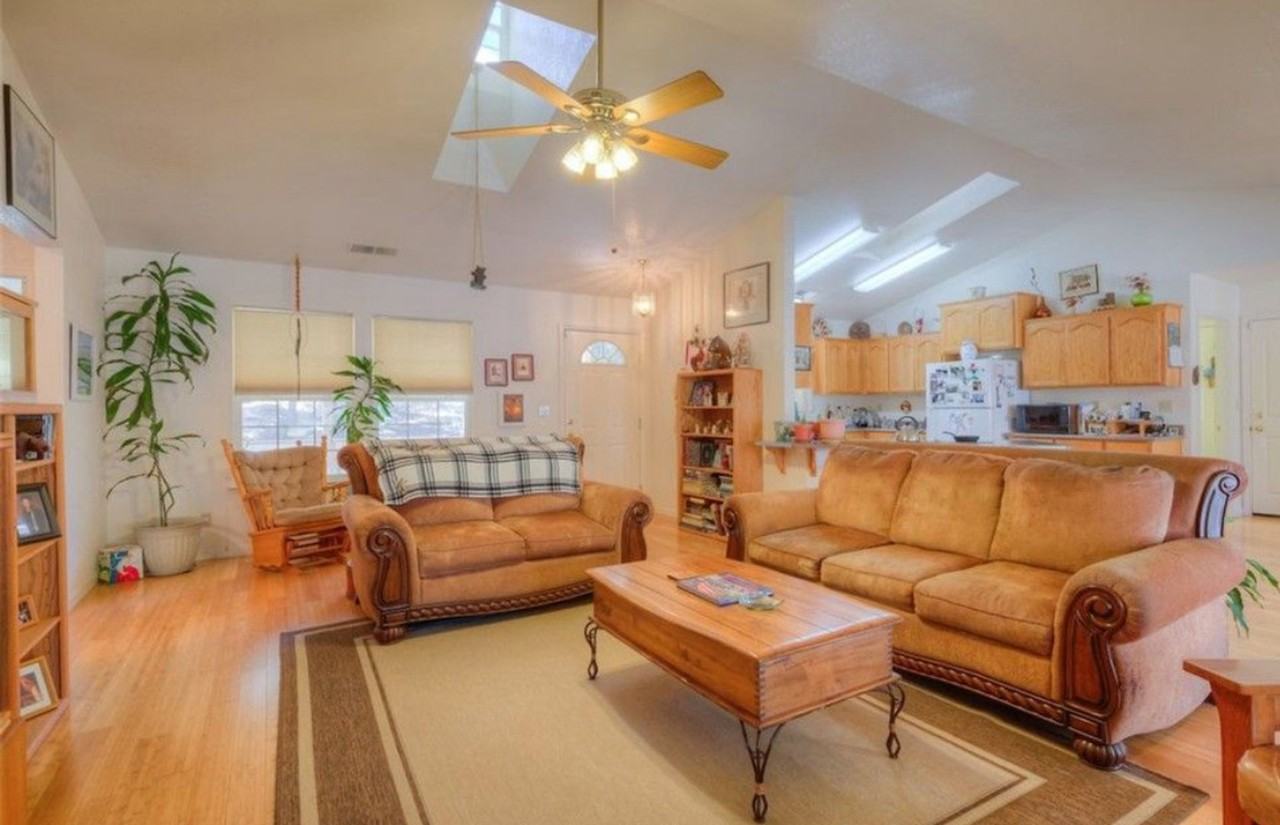 449 Silver Leaf Dr - Photo 3 of 8