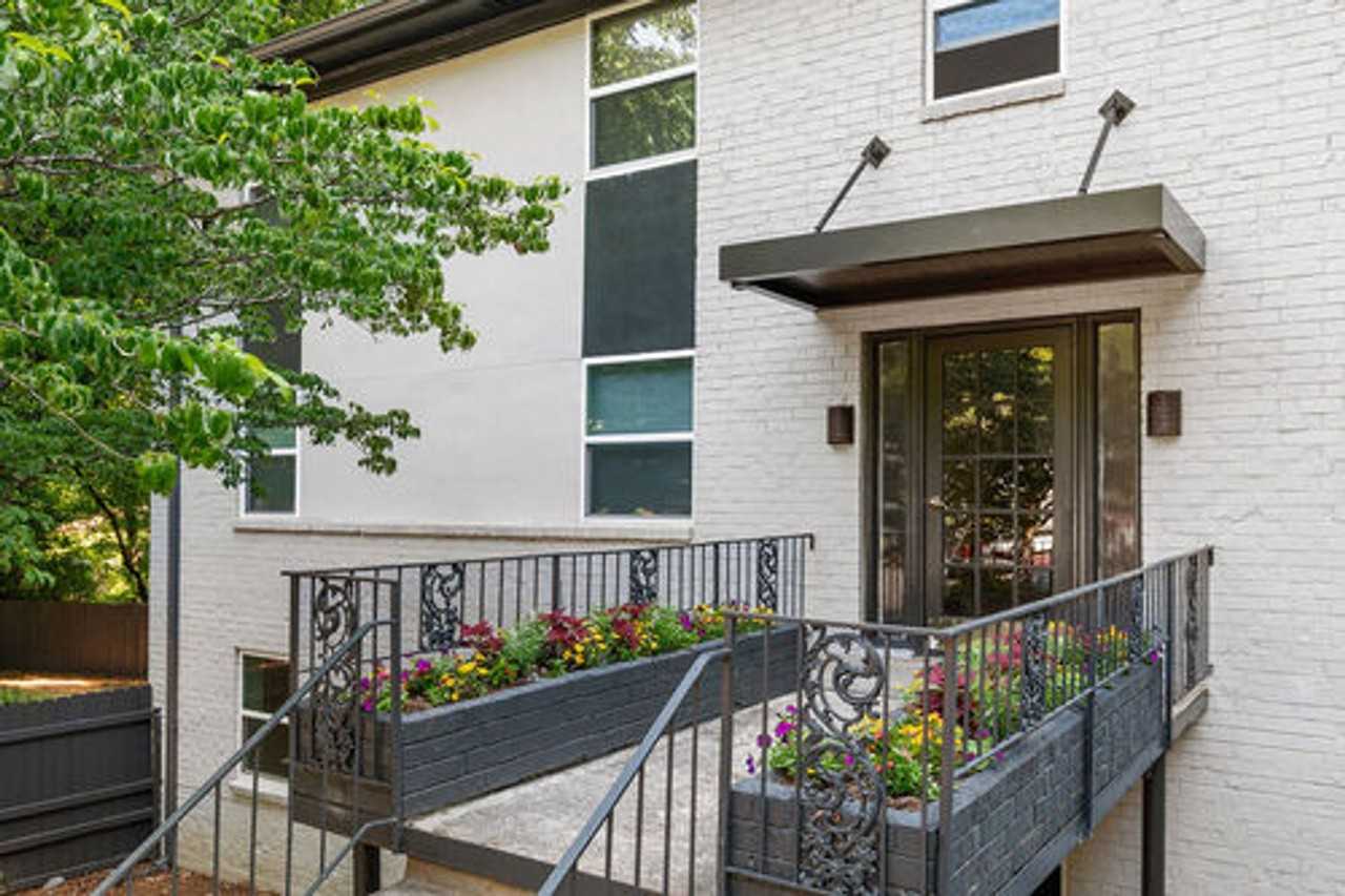 351 Hillcrest - Photo 5 of 10