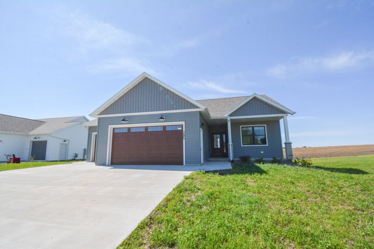 285 7th Ave Se - Photo 2 of 30