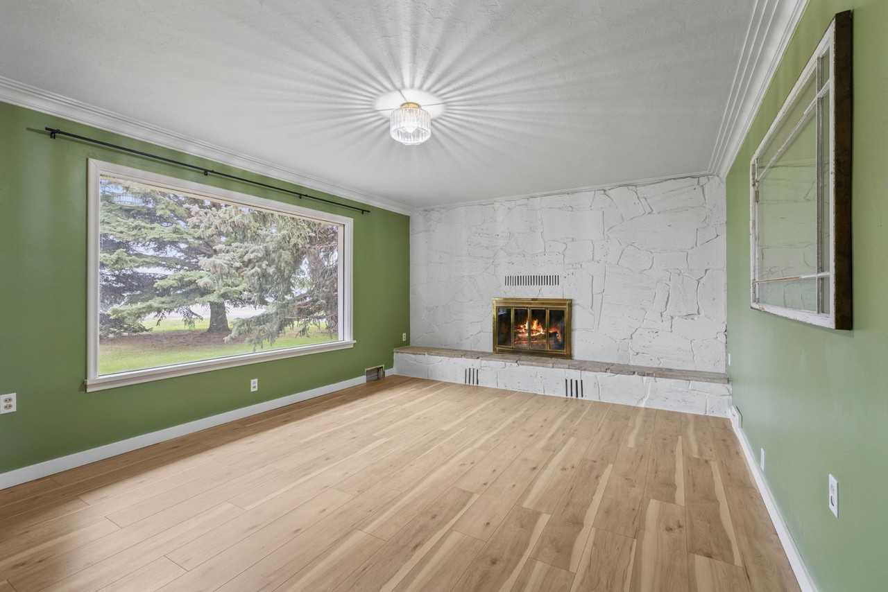 488 N 2400 E - Photo 3 of 37