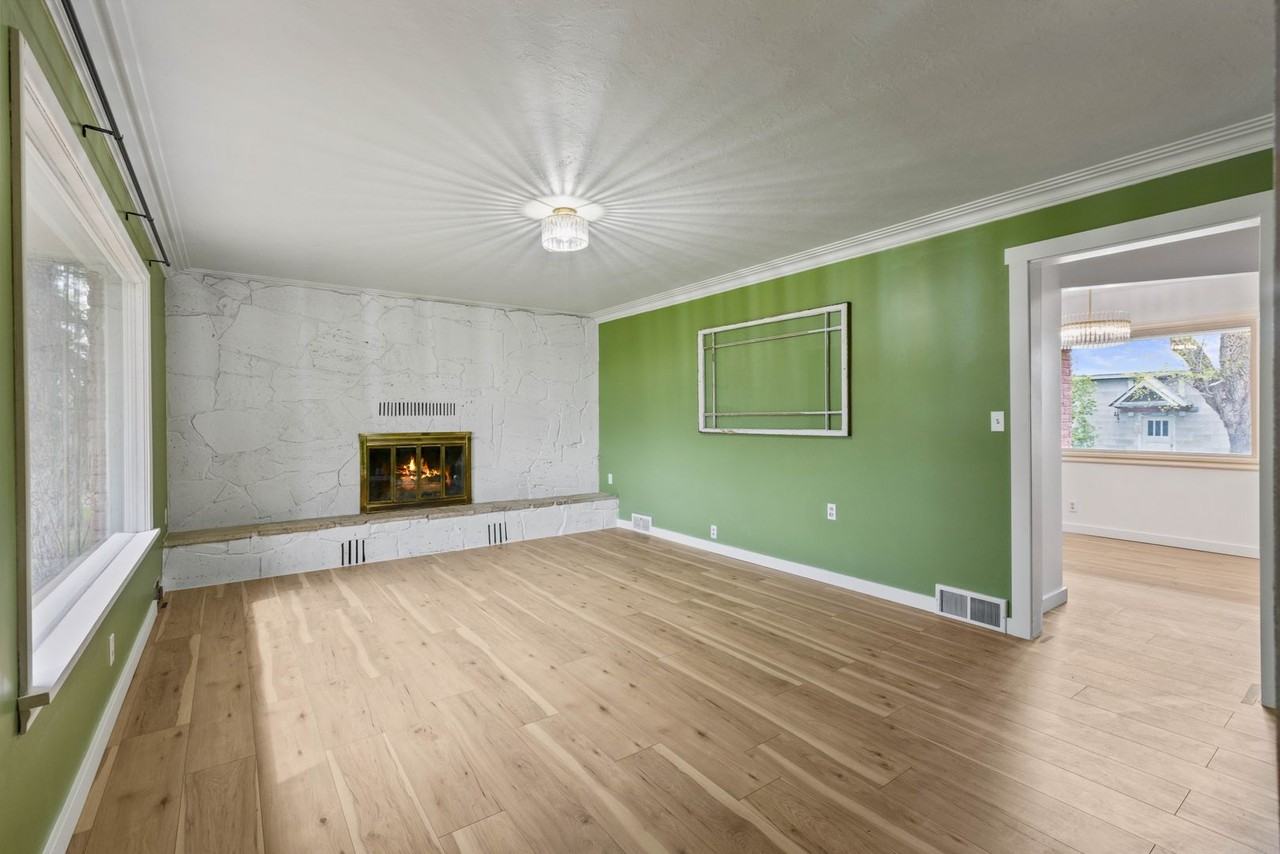 488 N 2400 E - Photo 6 of 37