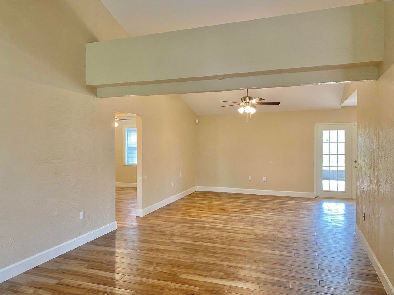 3842 Featherwood Trl - Photo 4 of 19