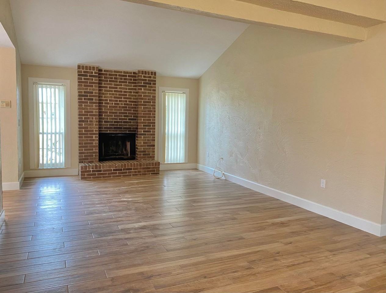3842 Featherwood Trl - Photo 5 of 19