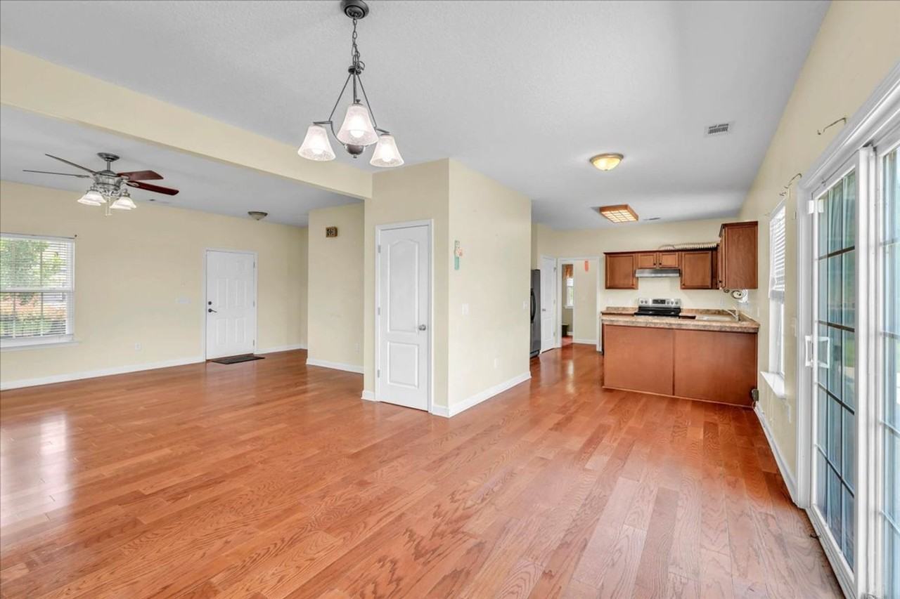 256 Savannah Ln - Photo 3 of 39