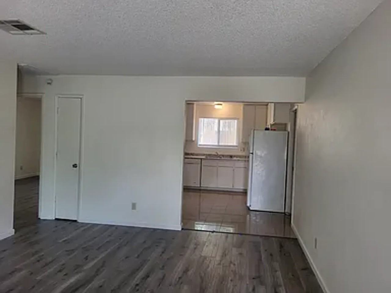 2120 Rosamond St - Photo 3 of 8