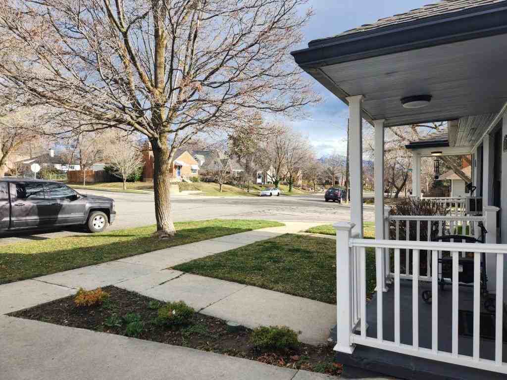 1454 S 1600 E - Photo 3 of 19