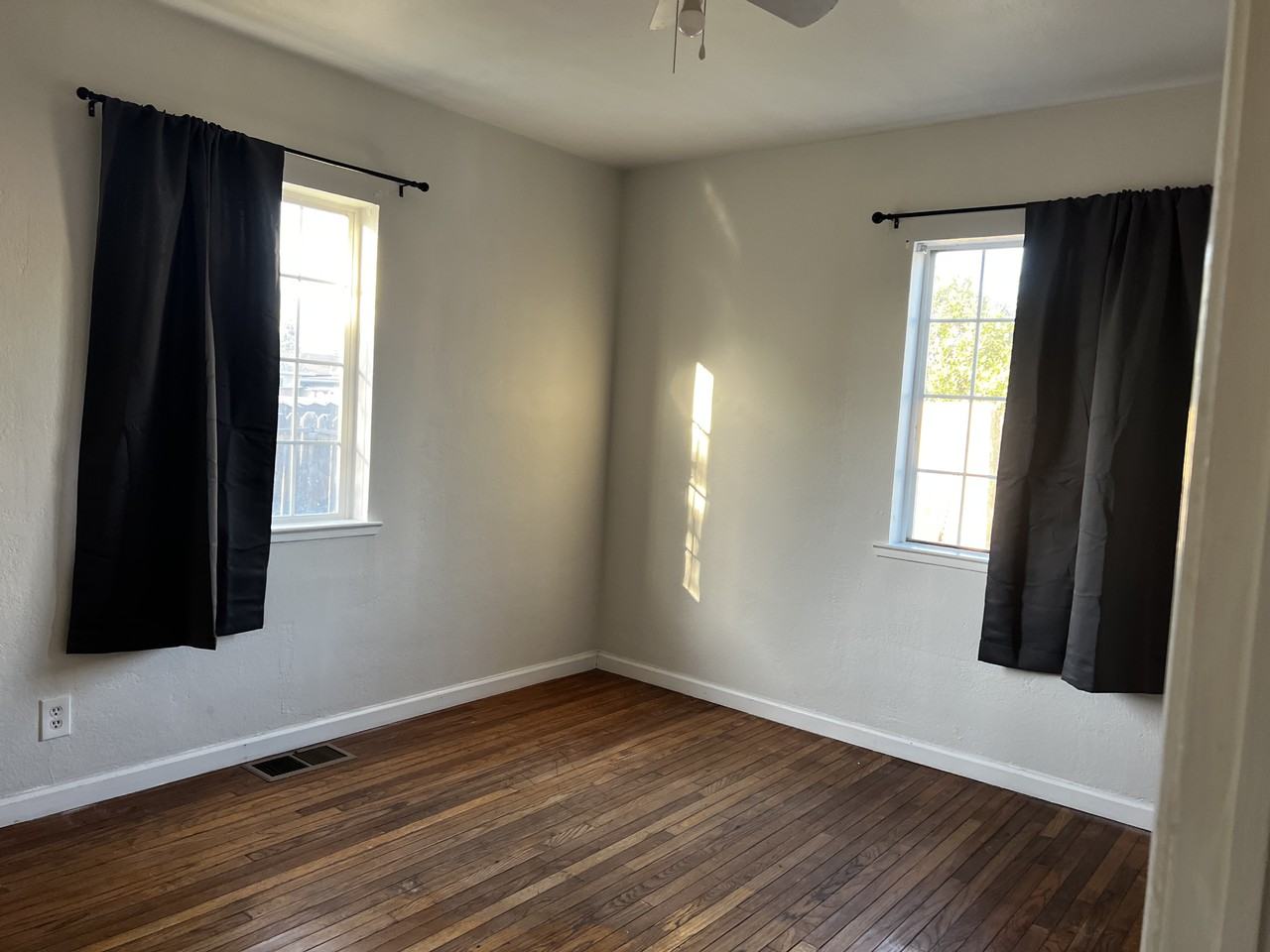 454 School St - Photo 5 of 11