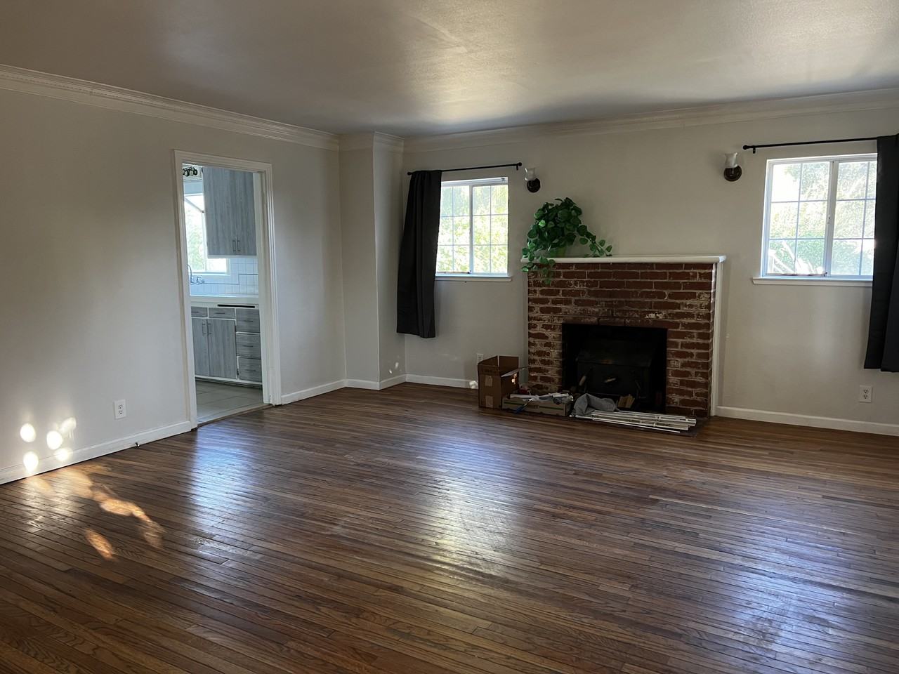 454 School St - Photo 7 of 11