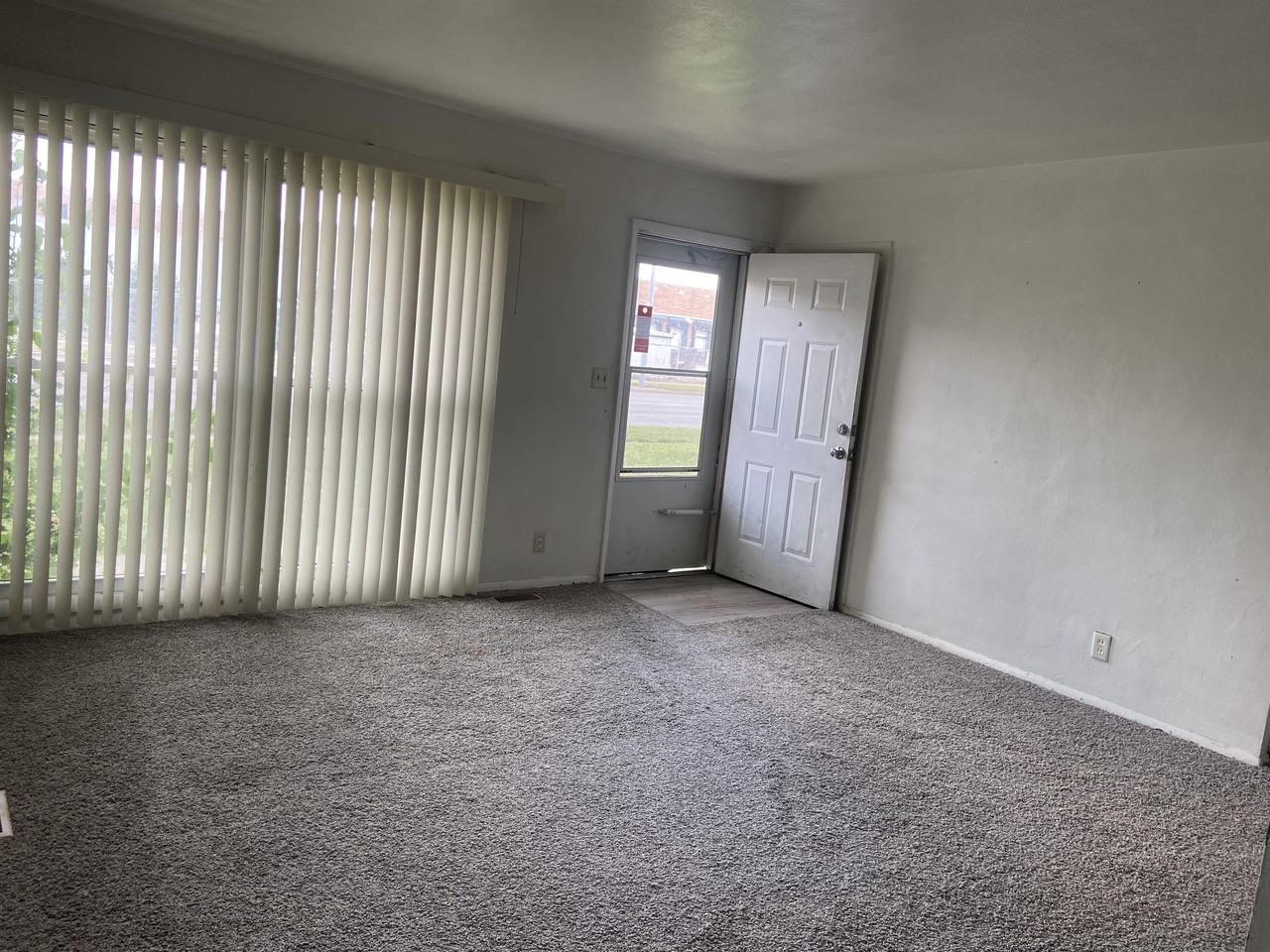 1506 W Bradley Ave - Photo 3 of 8