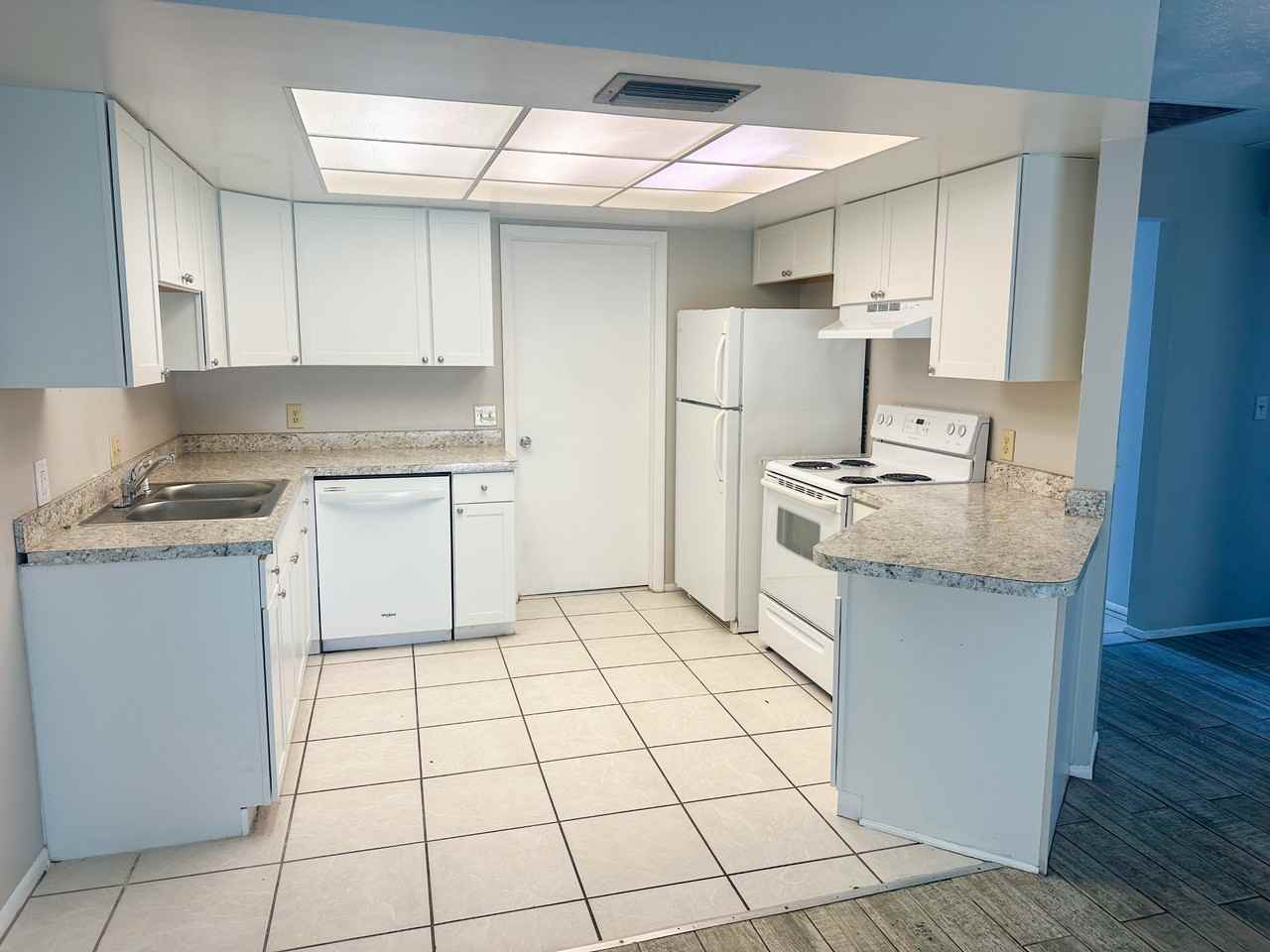 29 Se 24th Ave - Photo 2 of 10