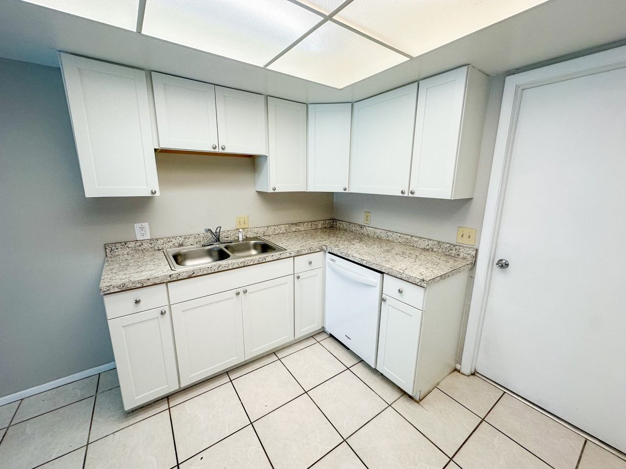29 Se 24th Ave - Photo 4 of 10