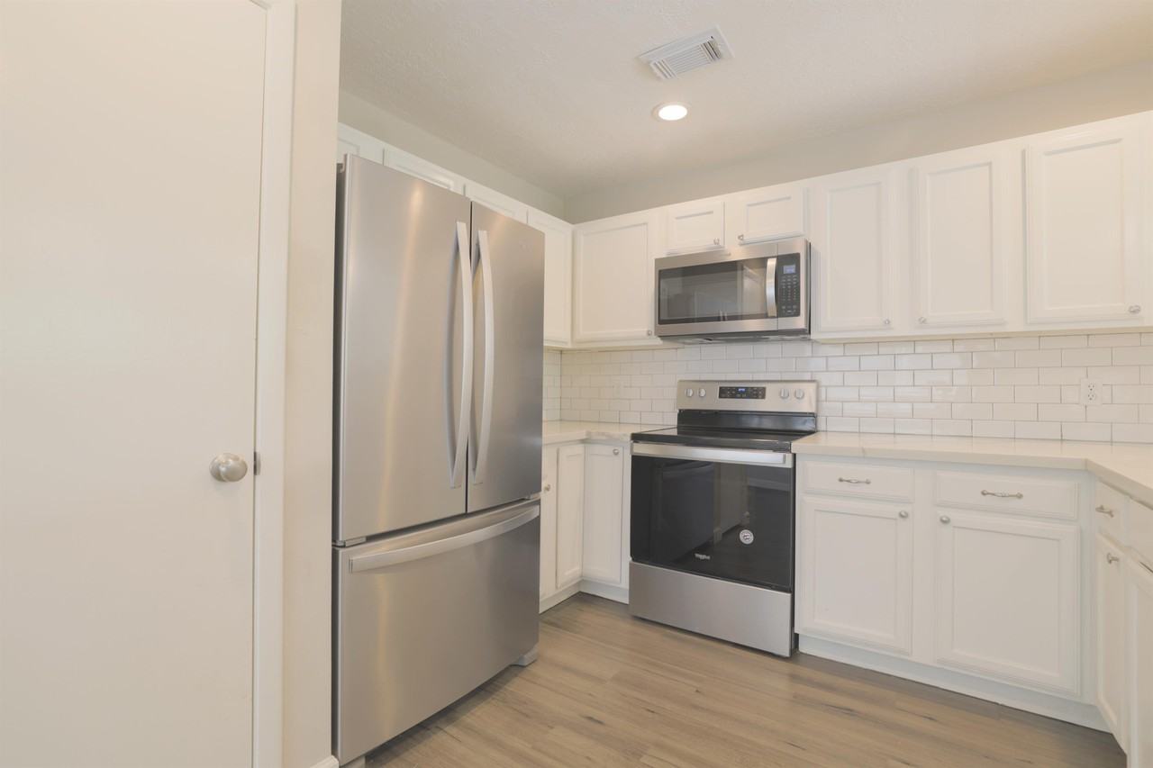 2825 Hickory Limb Ct - Photo 5 of 32