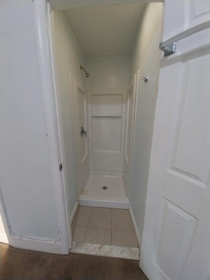 1007 N Madison St #B - Photo 3 of 8