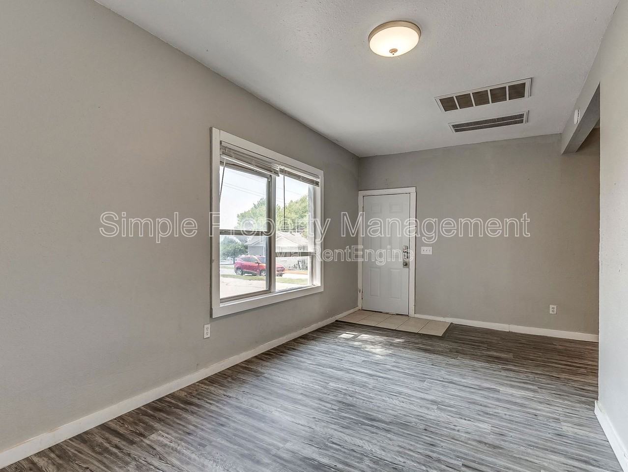 2345 Nw 10th St #B1 - Photo 4 of 16