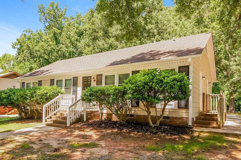 6725 Barrington Dr - Photo 3 of 16