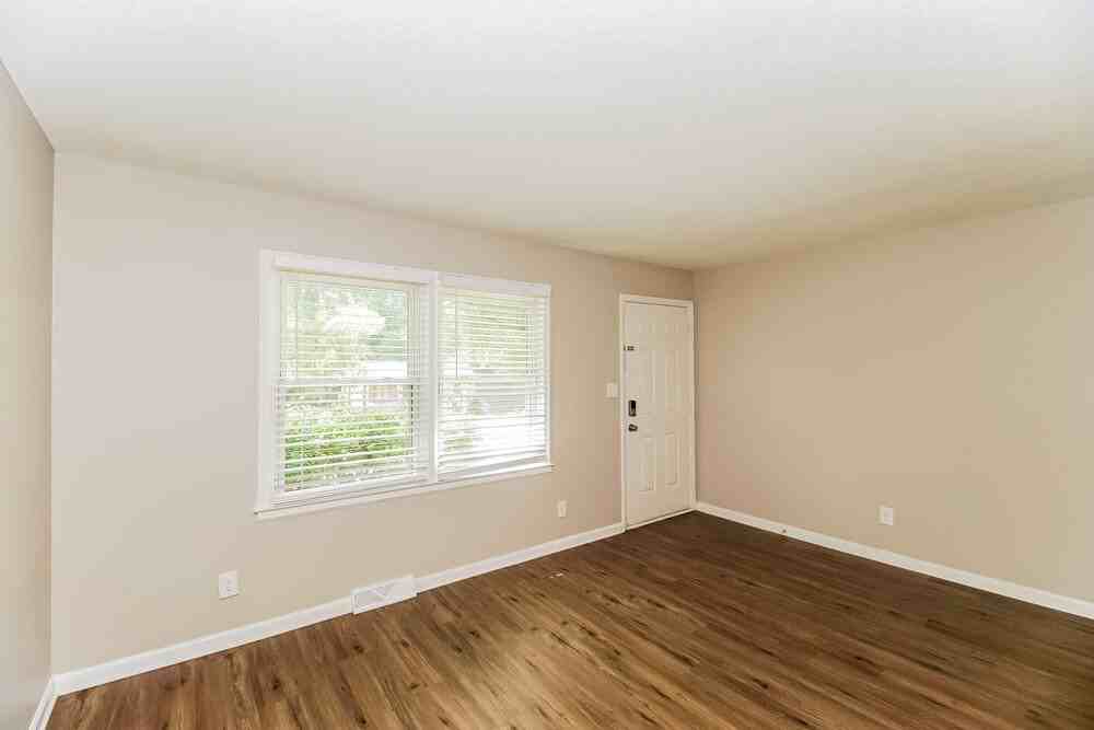 6725 Barrington Dr - Photo 5 of 16