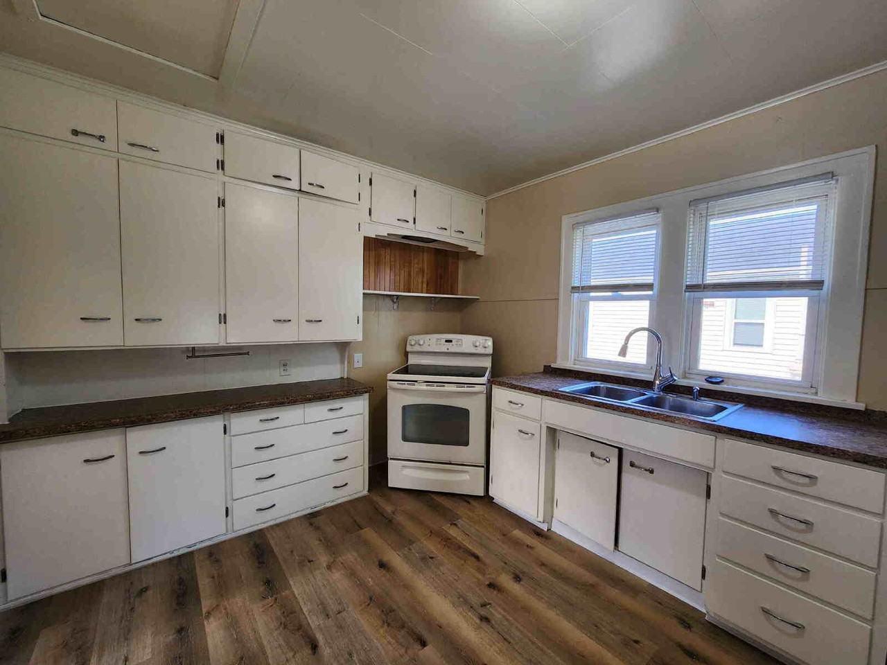 918 Osborn Ave - Photo 7 of 15
